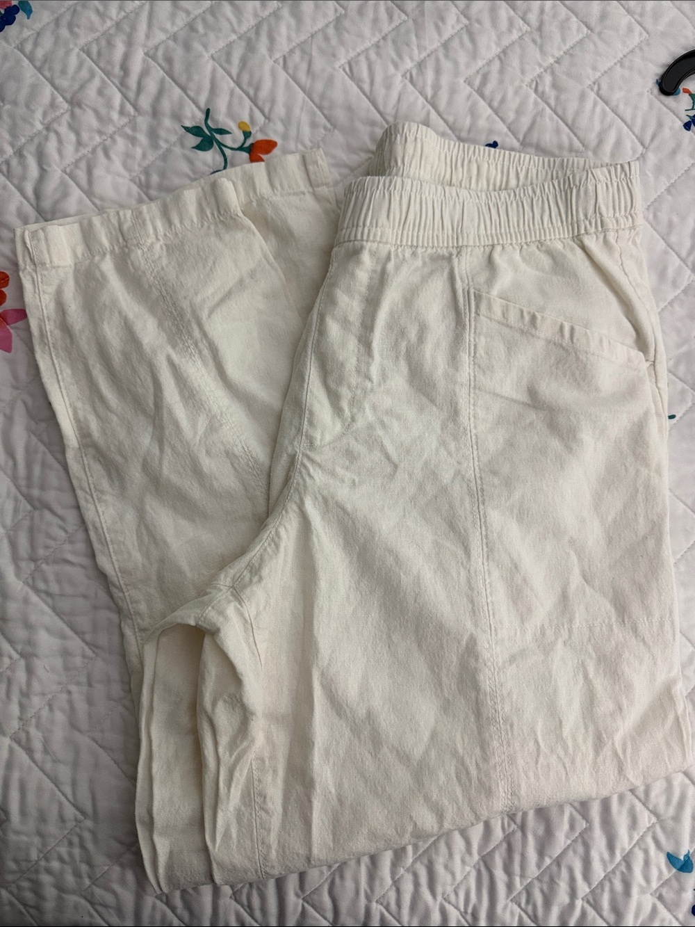 Old Navy Off-White Drawstring Linen-Blend Shorts